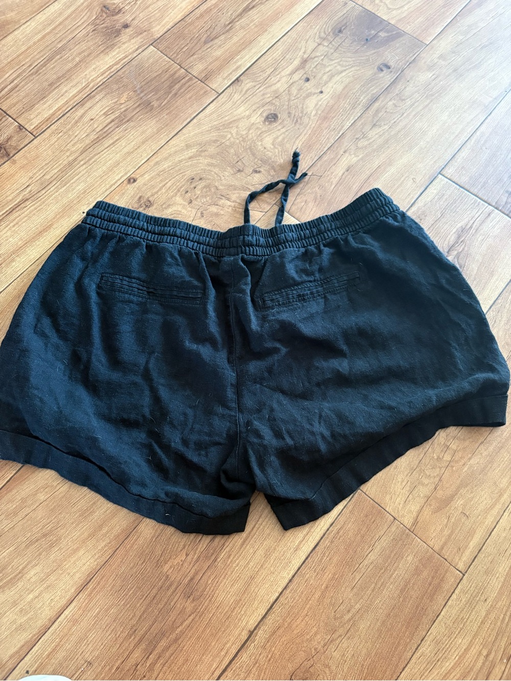 Old Navy Black Women's Drawstring Shorts - Picture 2 of 2